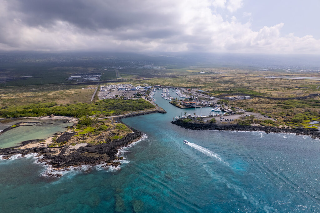 honokohau harbor boat entrance