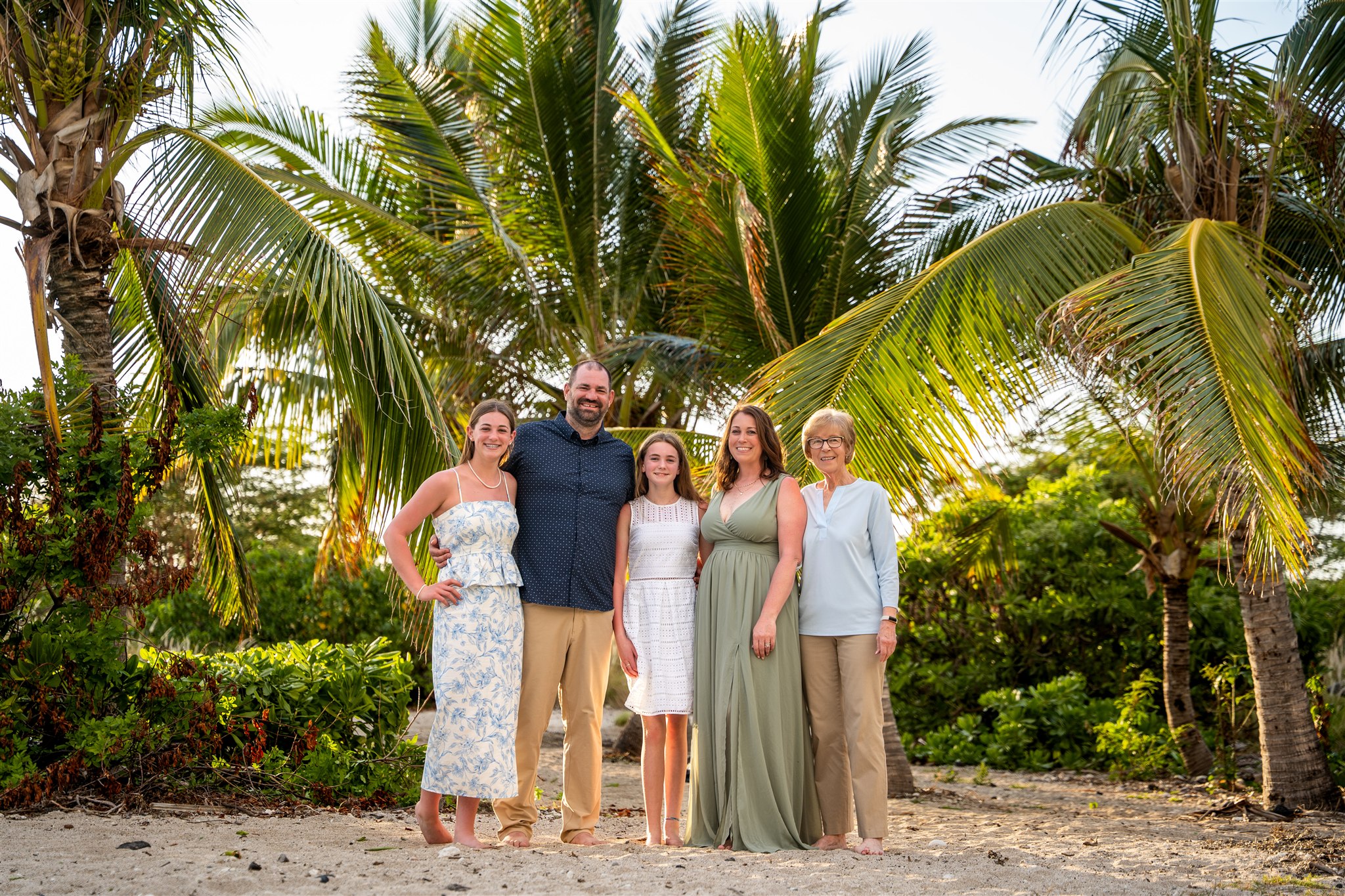palm tree family portraits in hawaii