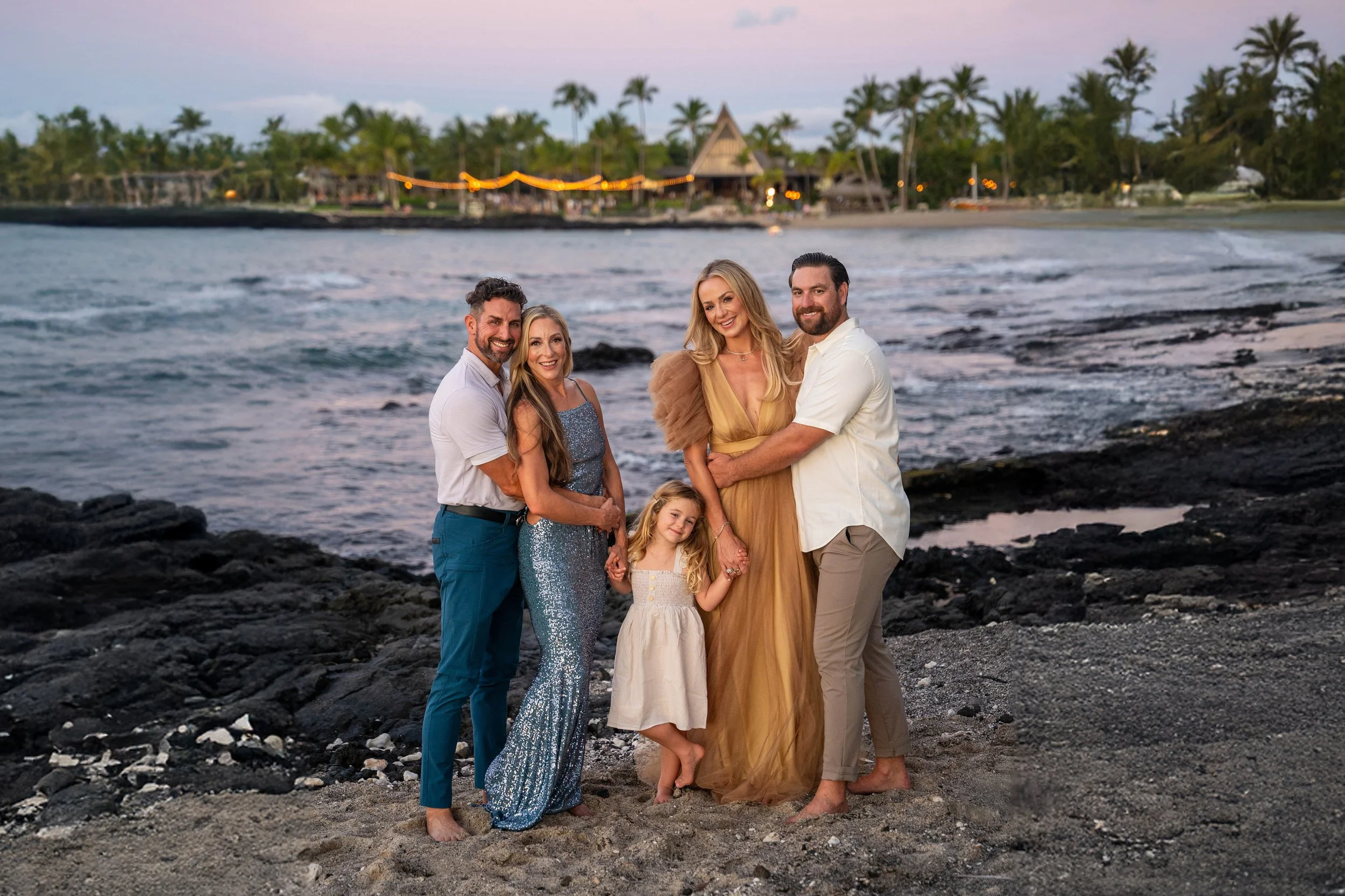 Family and Friends Dreamy Sunset Portraits at the Kona Village
