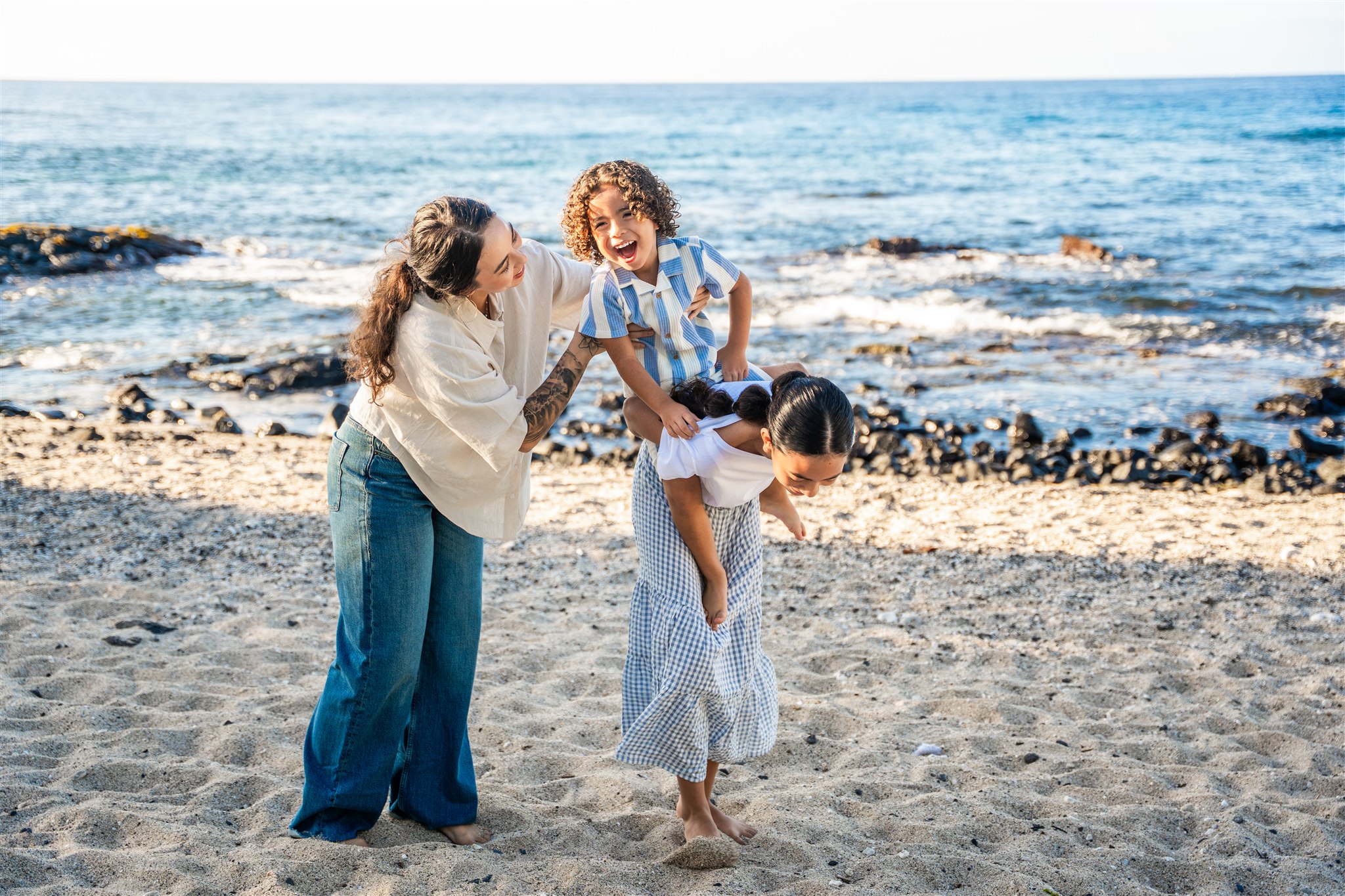 family hawaii vacation photos on the beach