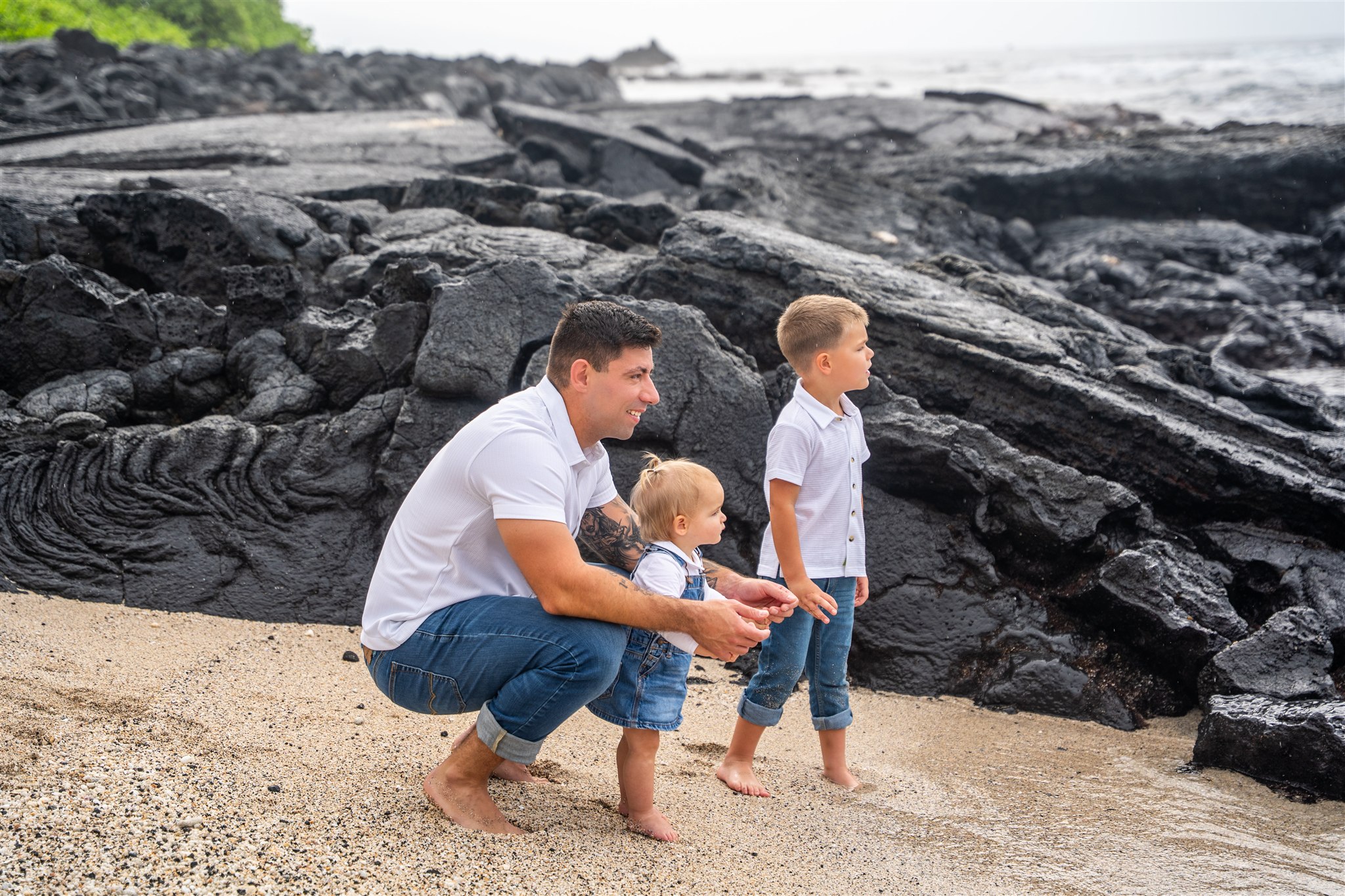 hawaii family photos with kids on the beach