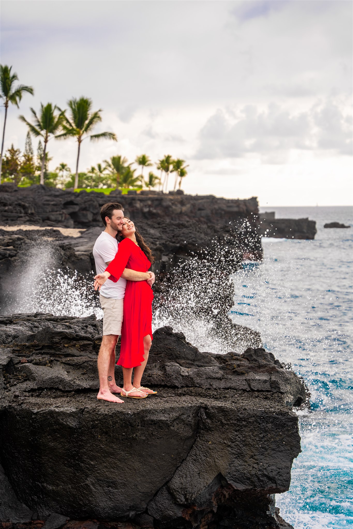 big island engagement pictures cliffside