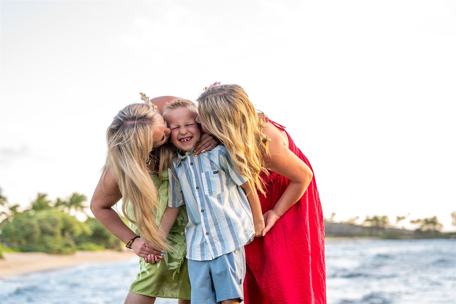 big island vacation sibling photo