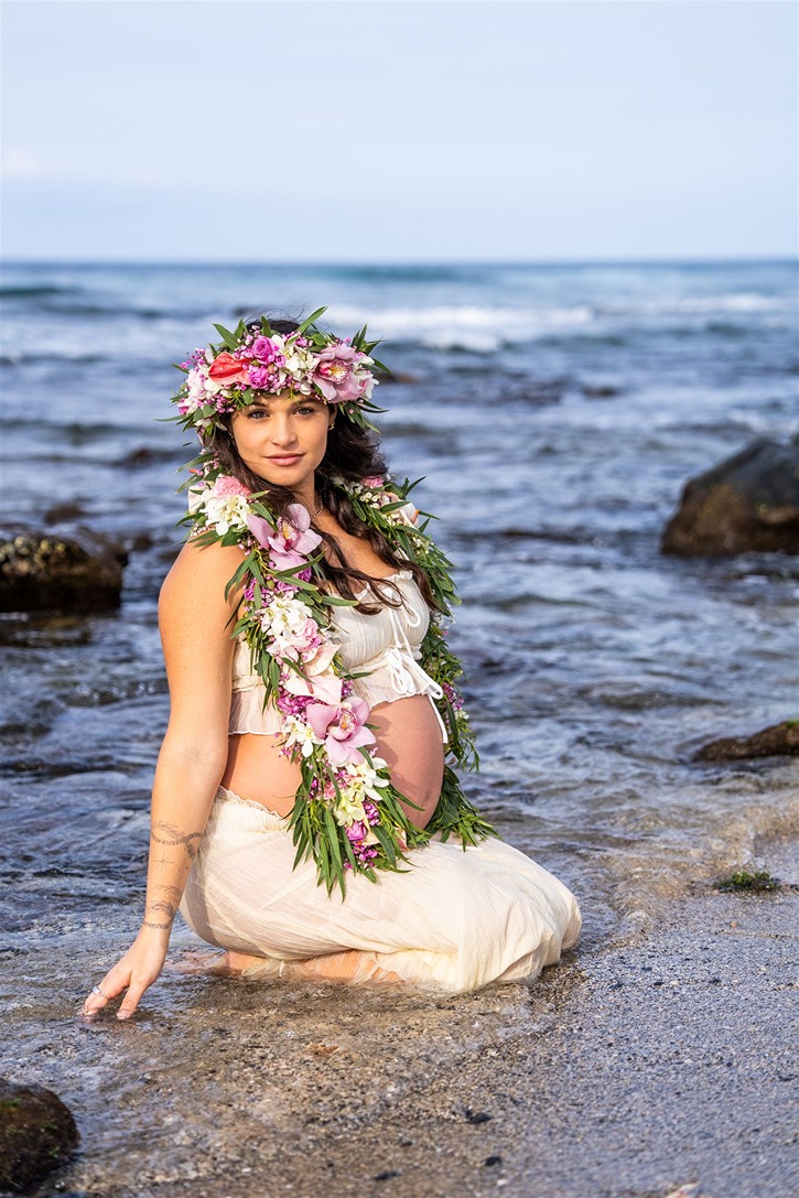 kona hawaii family photos of mama on the beach