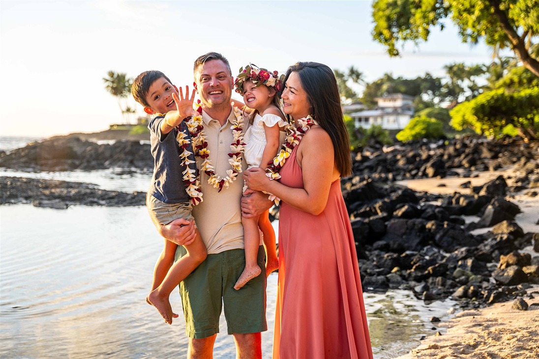 extended family photos on the beach
