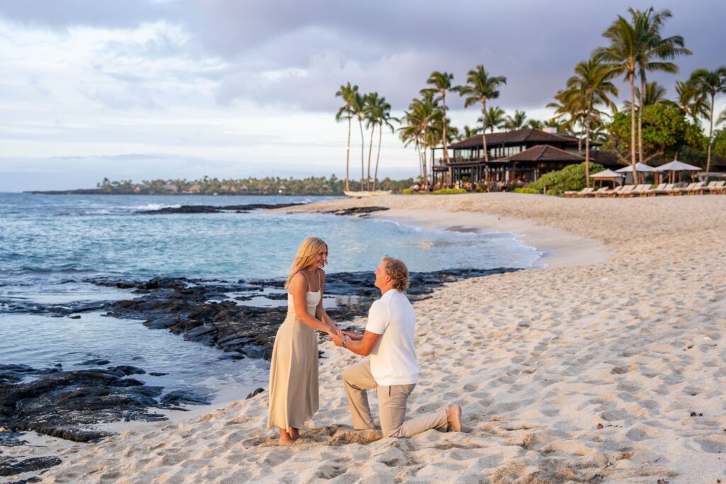 four seasons hualalai surprise proposal by big island hawaii engagement photographer