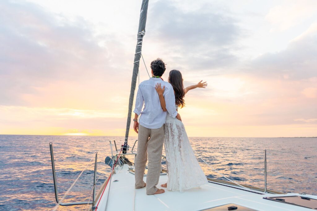 hawaii engagement hotos on sailboat big island kona