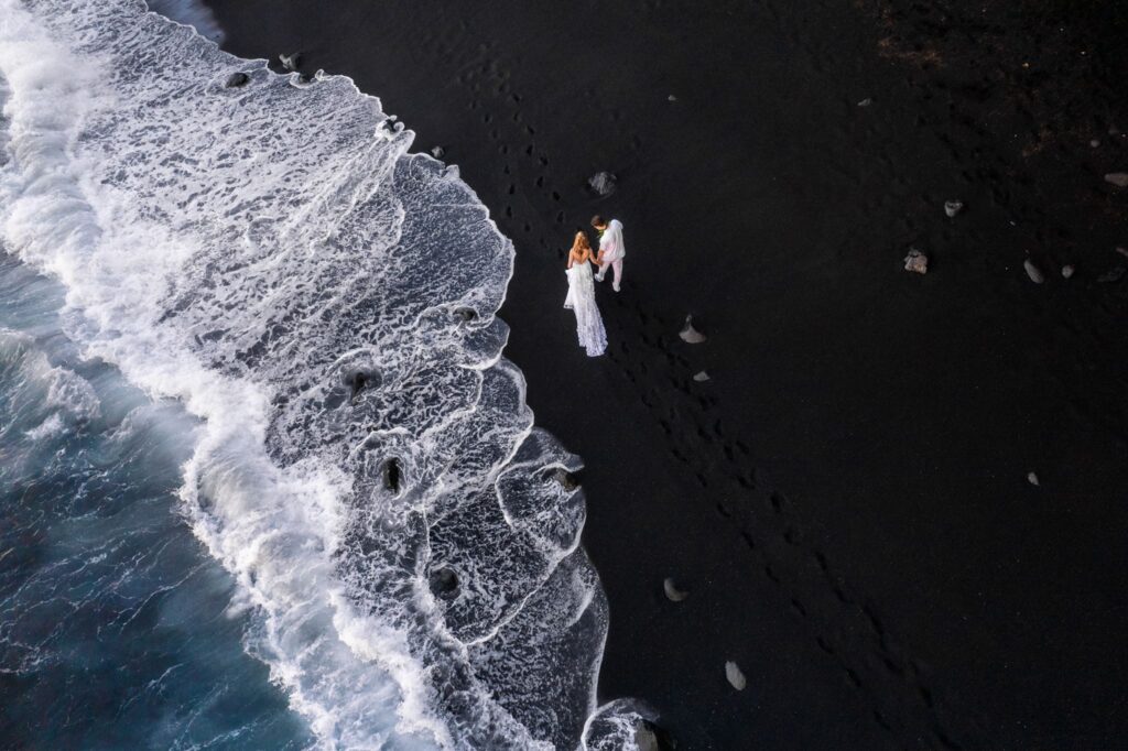 kehena black sand beach big island hawaii elopement